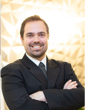 Dr. Fernando Passador Valério